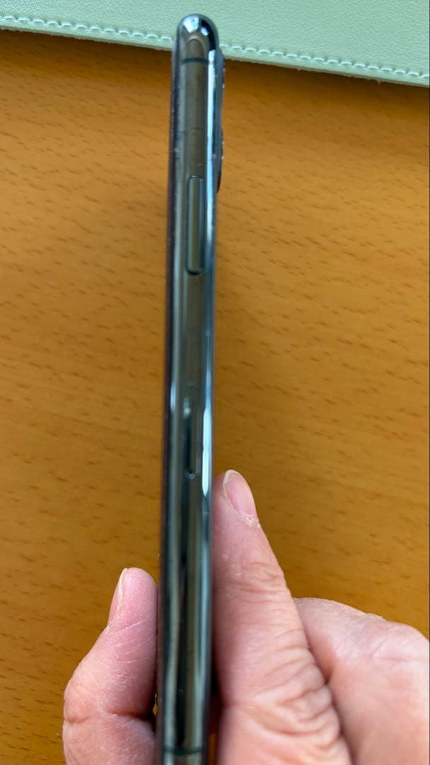 iPhone 11pro 本体　プラス　アクセサリー