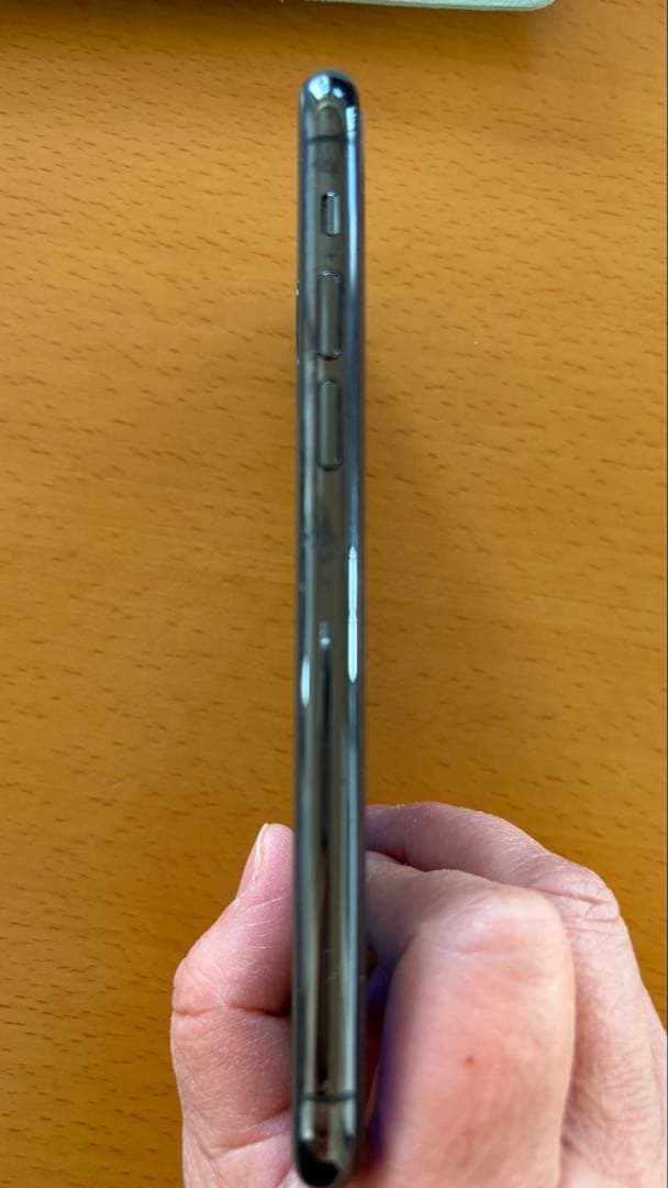 iPhone 11pro 本体　プラス　アクセサリー