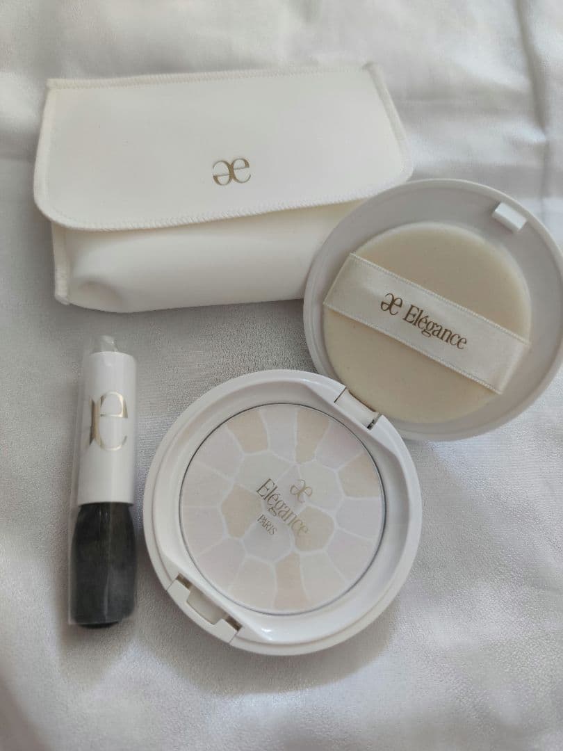 エレガンス　ラプードルオートニュアンス VII フェイスパウダー　ホリデー限定