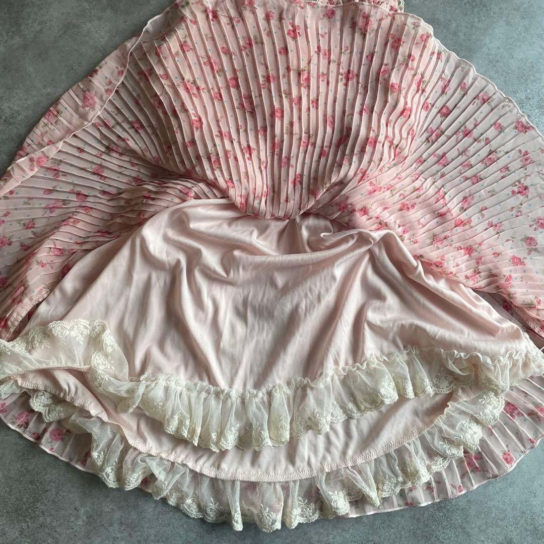 新品✨LIZ LISA 花柄　レース　プリーツ　トップス　チュニック