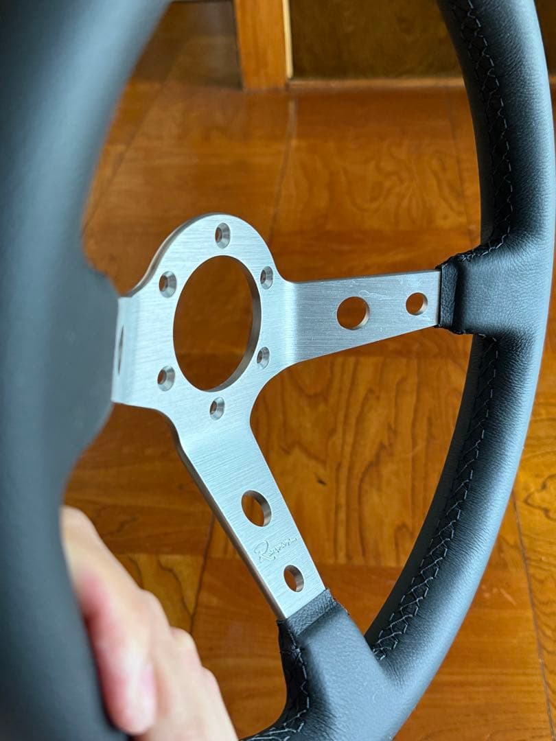 Renown レナウン　ステアリングホイール 3スポーク　33φ