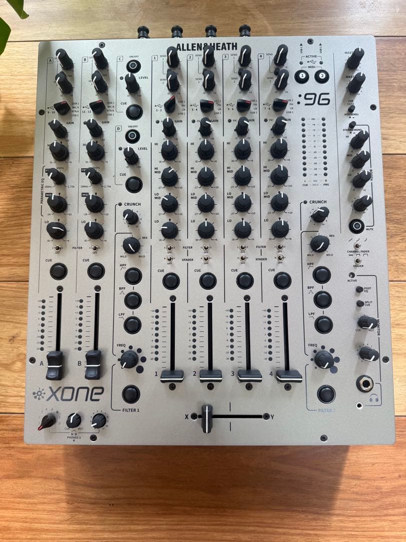 hir ALLEN&HEATH XONE:96 アナログミキサー