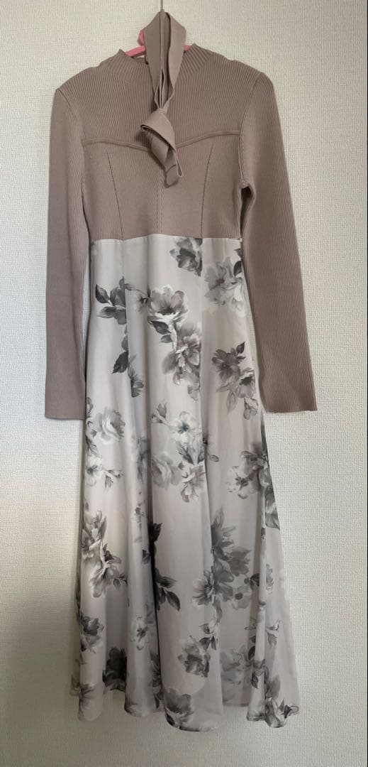 【極美品】マーキュリーデュオ　フラワードッキングロングスリーブワンピース　極美品