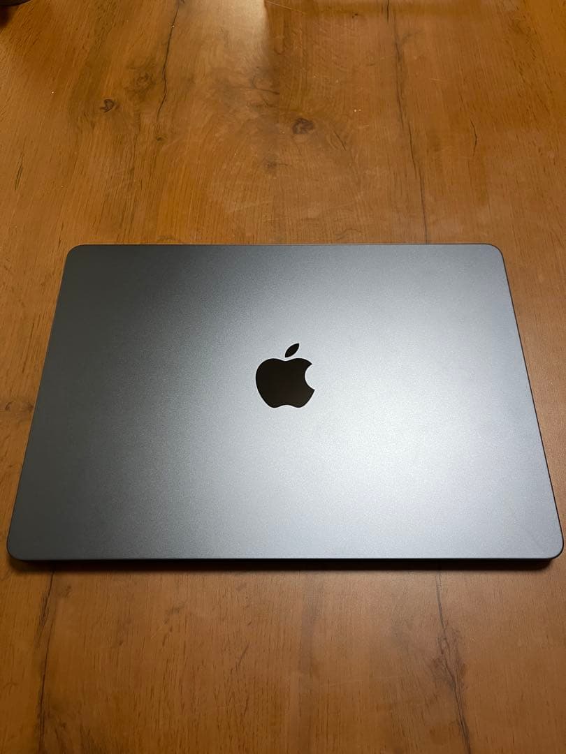 Apple M2チップ搭載 13インチ MacBook Air スペースグレイ