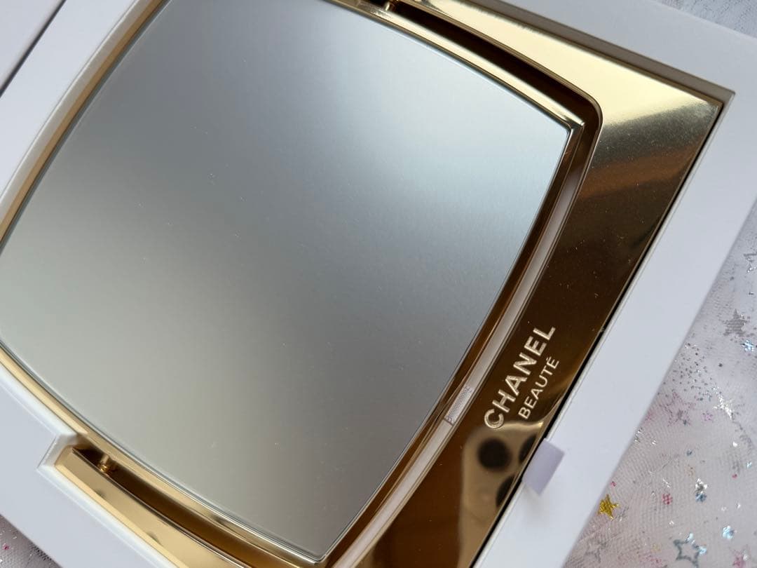 シャネル　CHANEL ゴ―ルドスタンドミラー海外限定