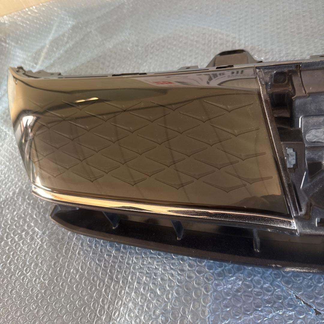 ア*ラ様 60 後期 ハリアーハイブリッド 純正フロント グリル 53114-4