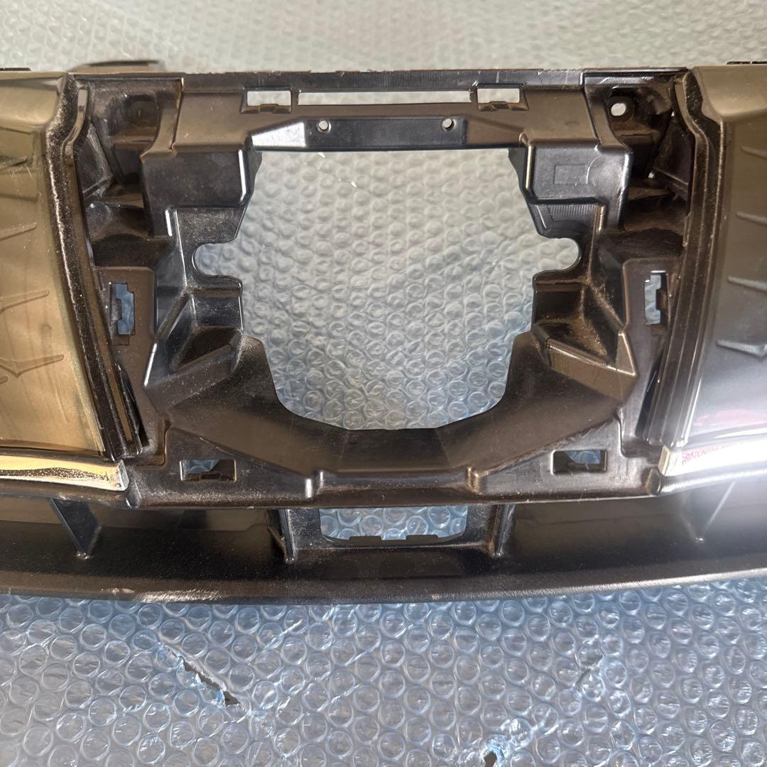 ア*ラ様 60 後期 ハリアーハイブリッド 純正フロント グリル 53114-4