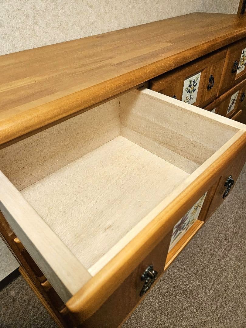 木製　花のタイルのチェスト 引き出し9個