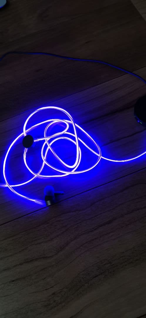 GLOW レーザー イヤフォン