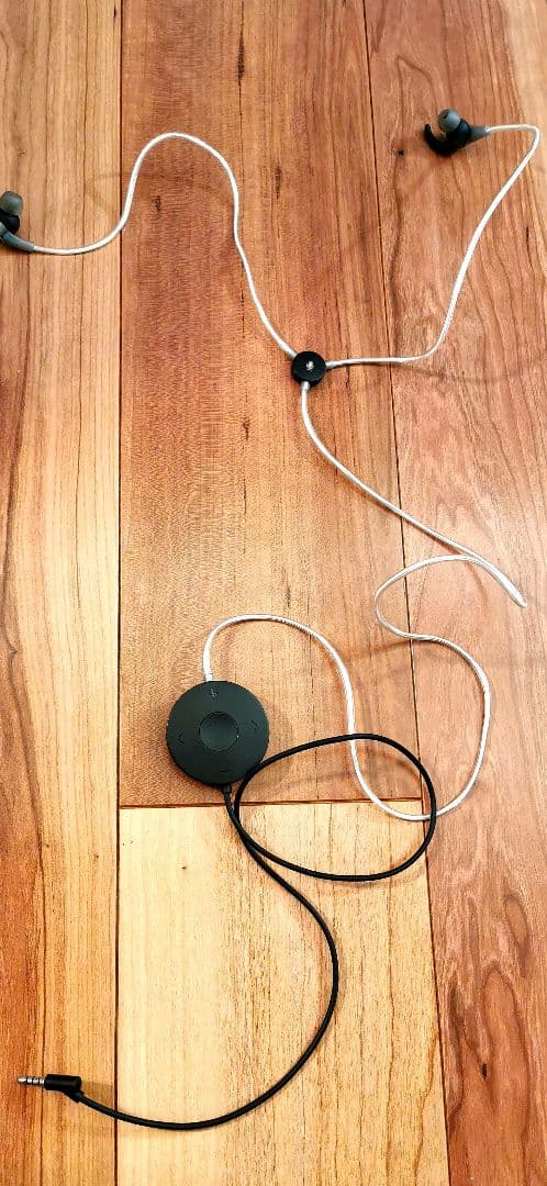 GLOW レーザー イヤフォン