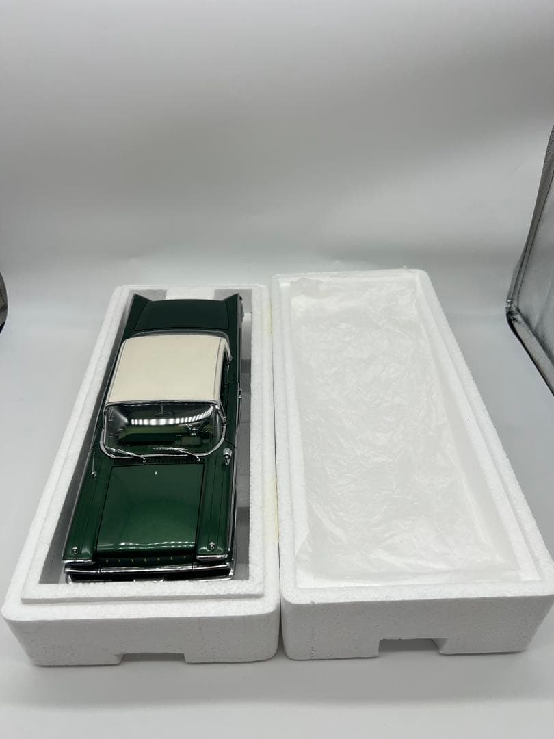 No140 ミニカー1/18箱あり1959 Mercury Park Lane