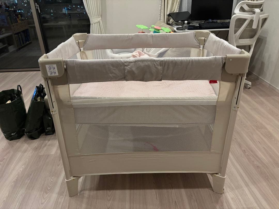 ask　Apricaベビーベッド ココネルエアープラス ホワイトベージュ