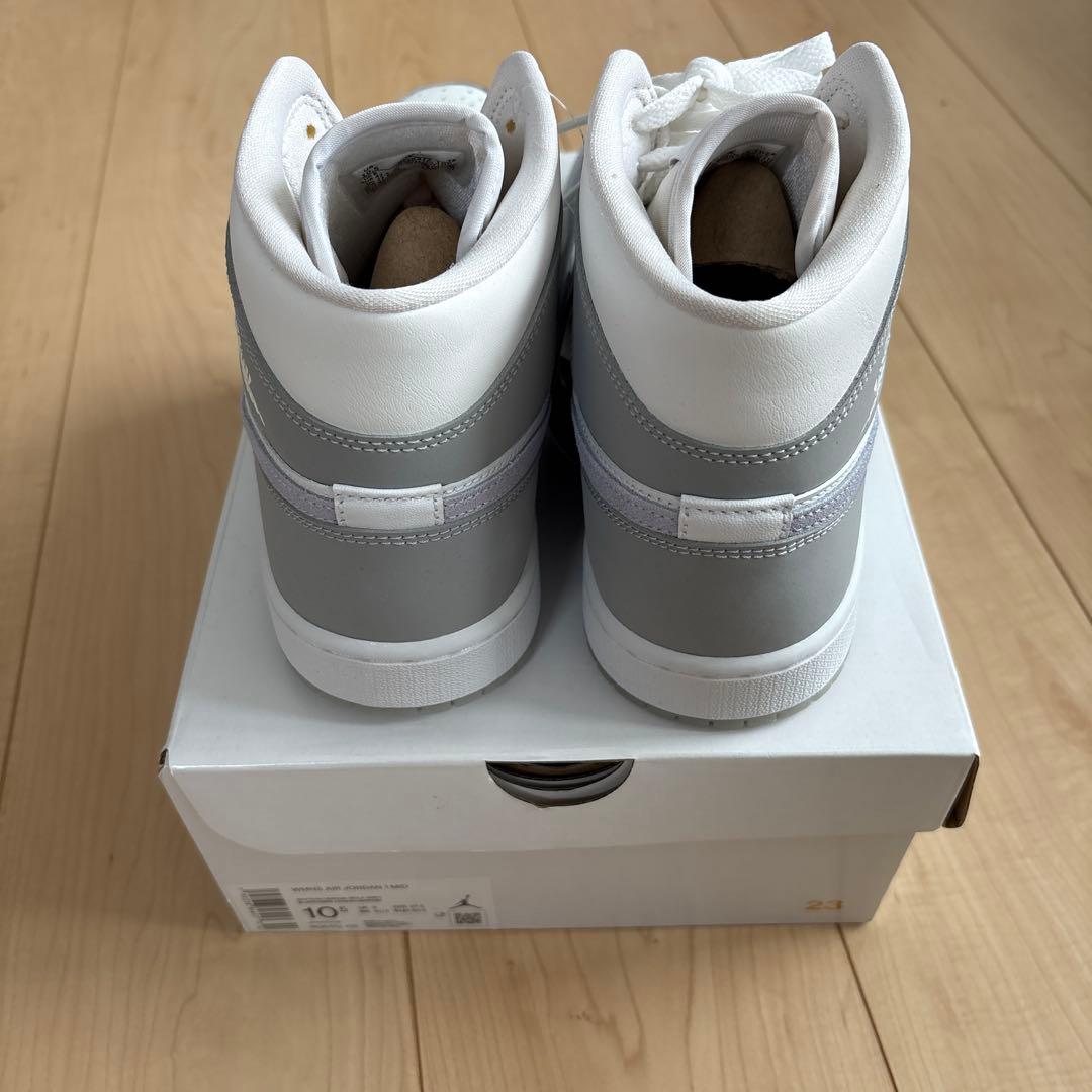 WMNS AIR JORDAN 1 MID アルミニウム-ウルフグレイ
