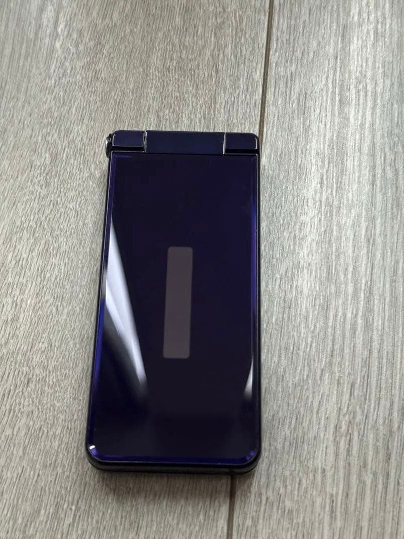 AQUOS 折りたたみ式携帯電話 ブルーブラック