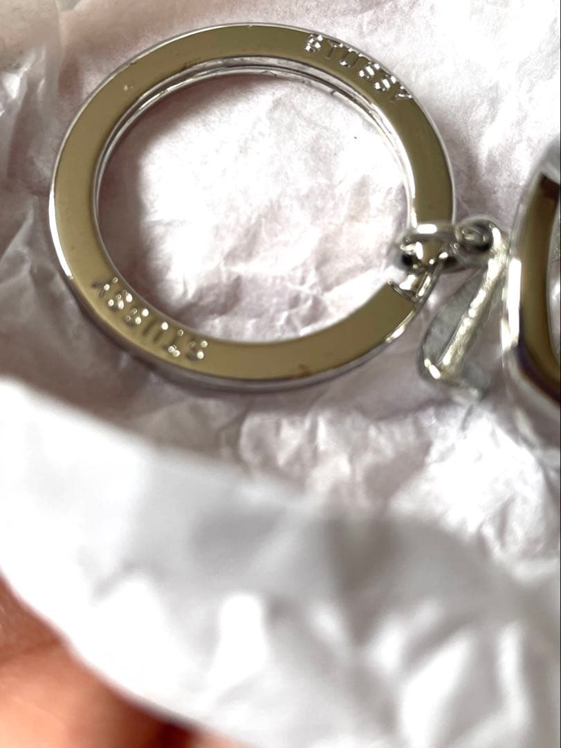 Stussy国内完売品 未使用 シルバー スワールデザイン キーホルダー