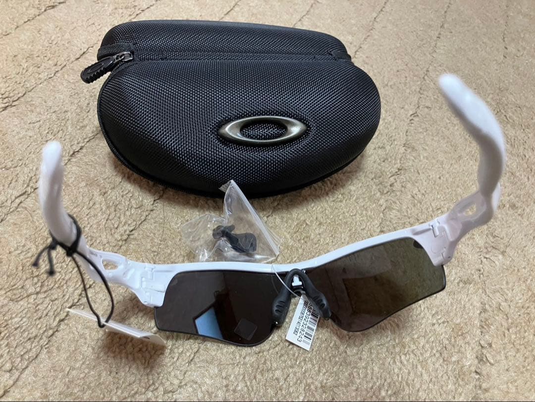Oakley サングラス ホワイトフレーム