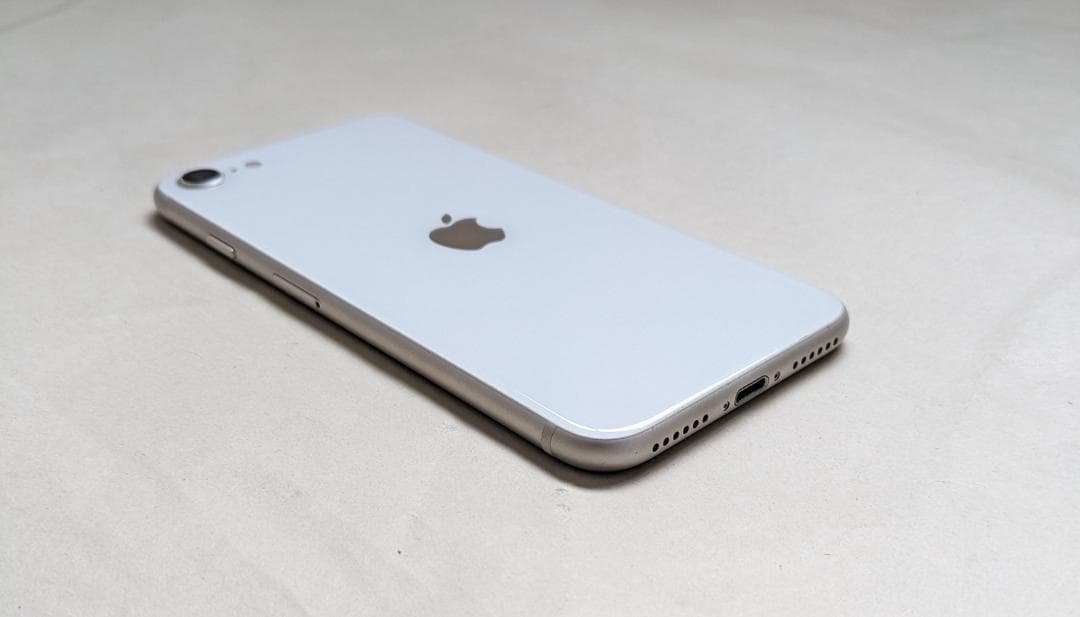 iPhone SE3 64GB バッテリー100％ SIMフリー 指紋認証対応