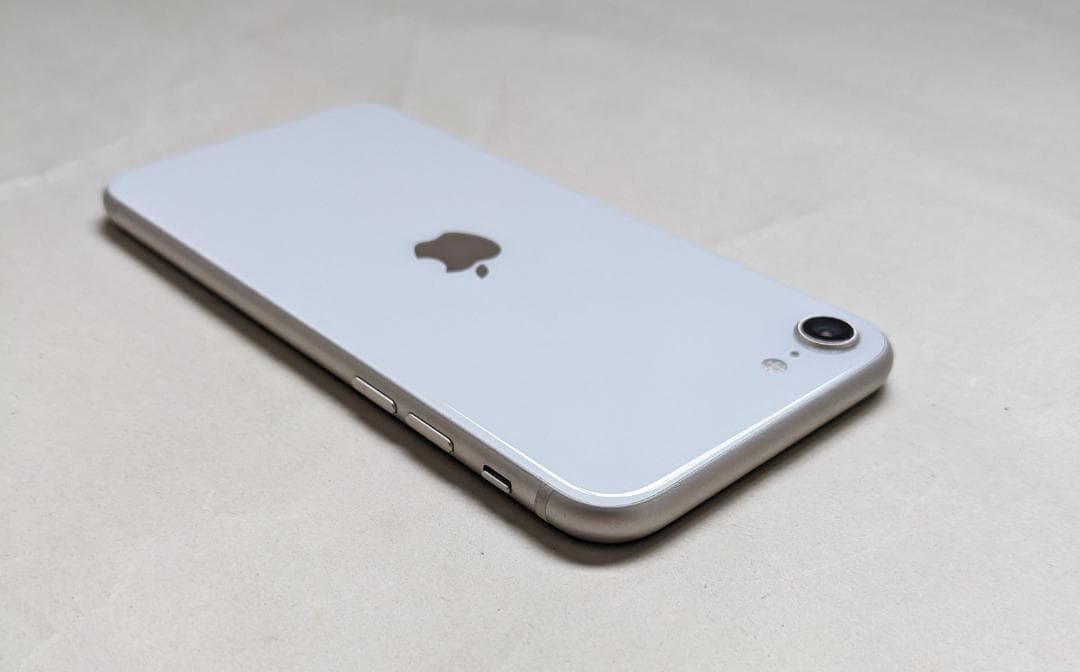 iPhone SE3 64GB バッテリー100％ SIMフリー 指紋認証対応