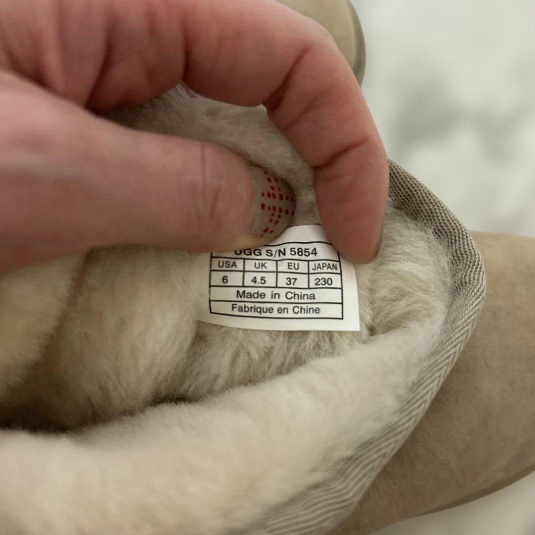 新品❕未使用❕UGG W CLASSIC MINI ムートンブーツ　ショート