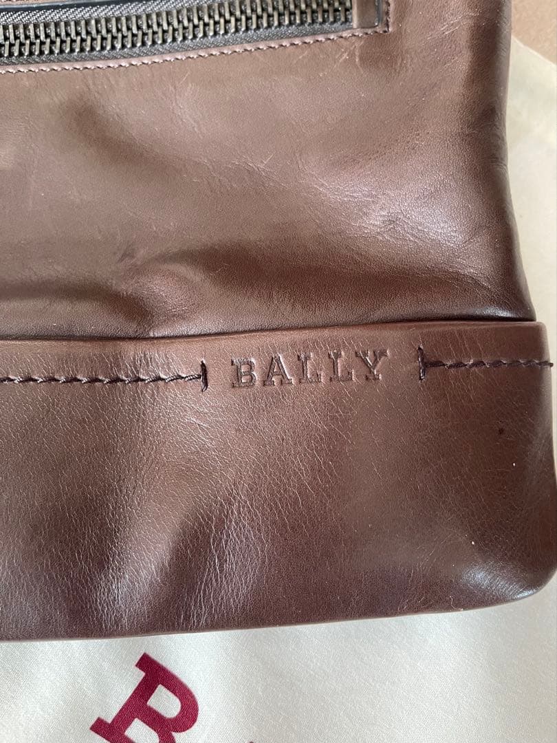 【最終値下　超美品】　BALLY ダークブラウンレザーショルダーバッグ