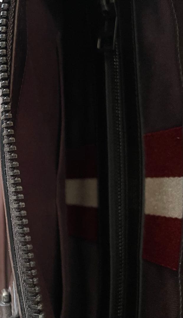 【最終値下　超美品】　BALLY ダークブラウンレザーショルダーバッグ