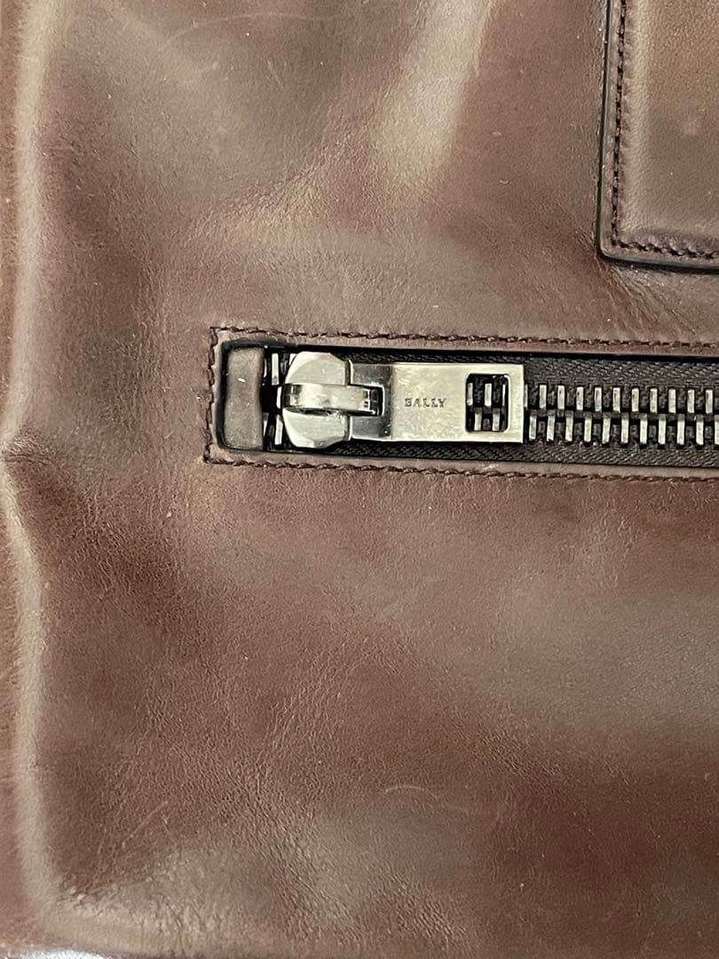 【最終値下　超美品】　BALLY ダークブラウンレザーショルダーバッグ