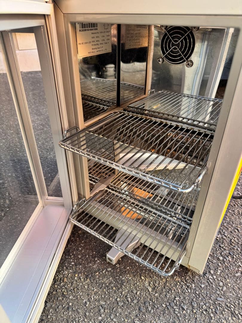 レッドブル　冷蔵庫