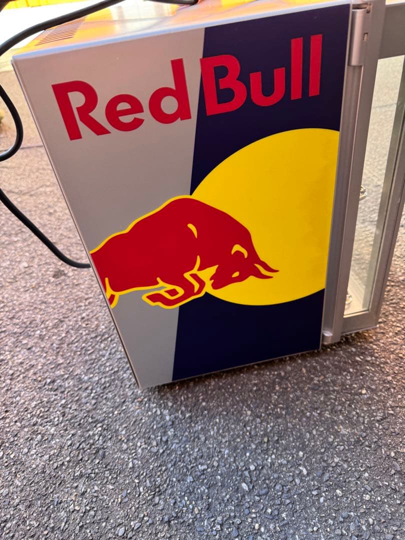 レッドブル　冷蔵庫