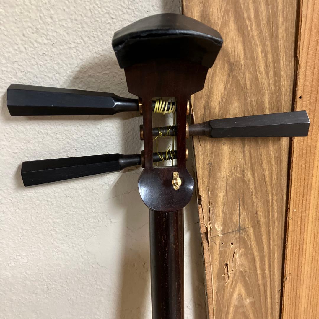 津軽三味線　本体 バチ　ケース付き