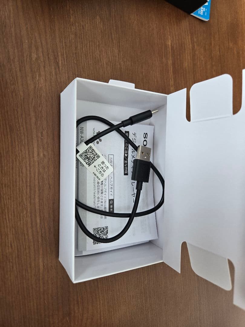 NW-A306 [32GB]　ブラック 純正ソフトケース・保護フィルム付き