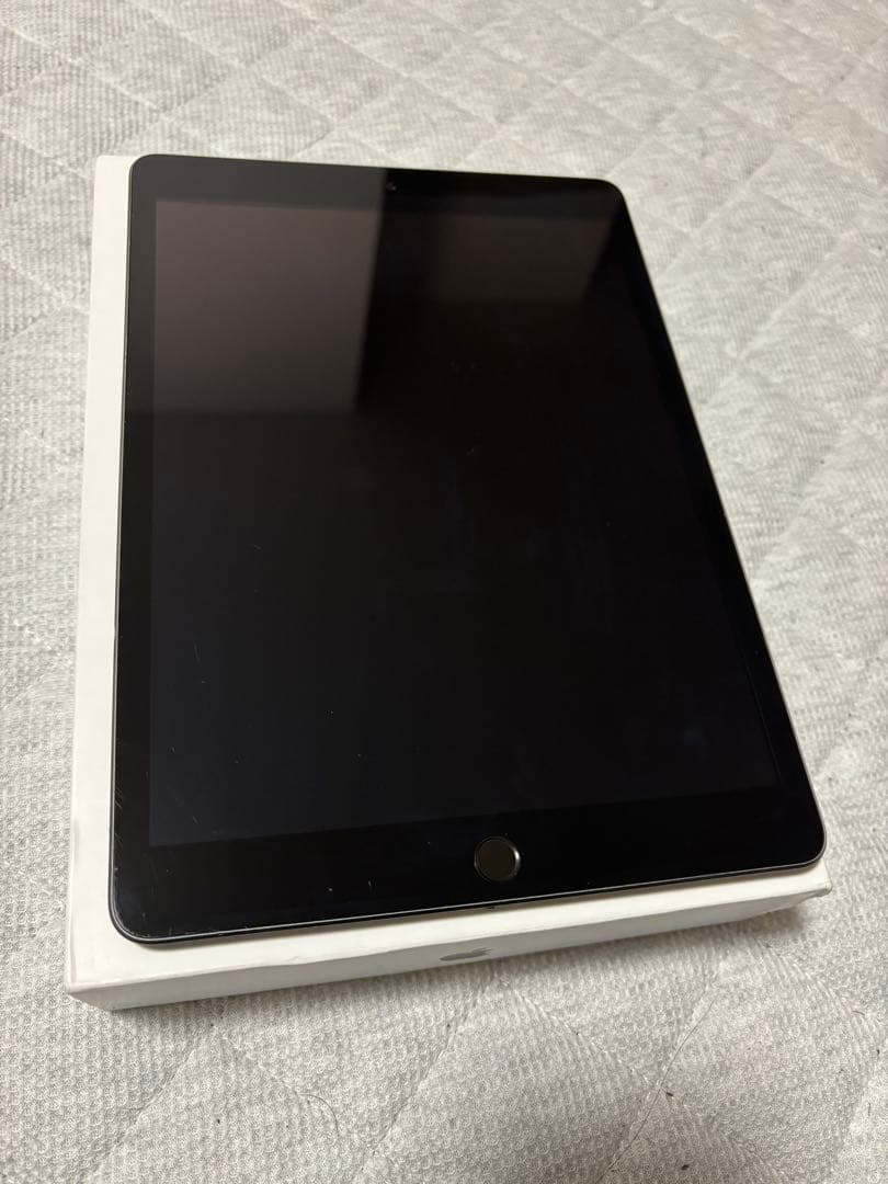 Apple iPad 第8世代 32GB スペースグレイ A2270