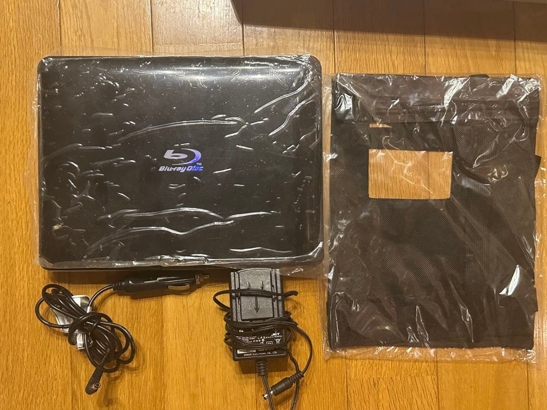 AVOX ポータブルブルーレイプレーヤー APBD-1011HK 10インチ