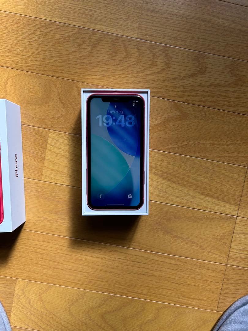 Apple iPhone 11 PRODUCT(RED) 本体　SIMフリー