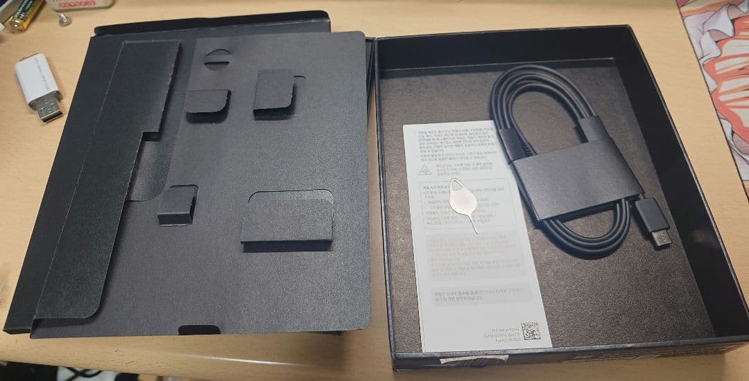 ジャンク品Galaxy Fold4 256GBモデル 韓国版 SIMフリー