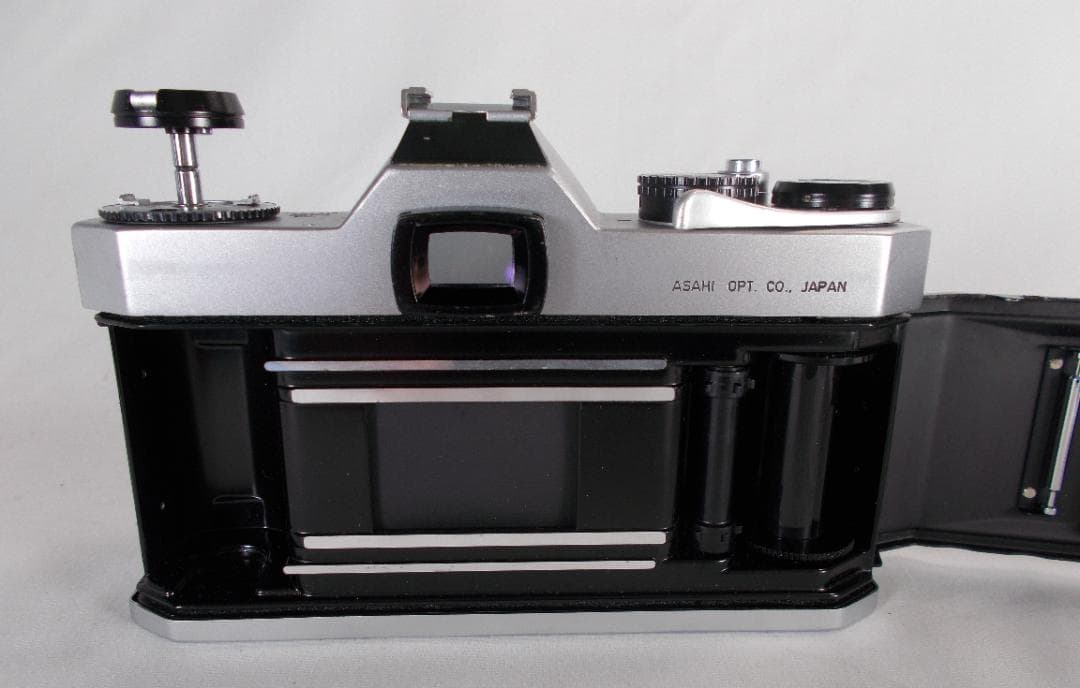 フィルムカメラ 整備済　Pentax SPF + レンズ f/1.8　K282