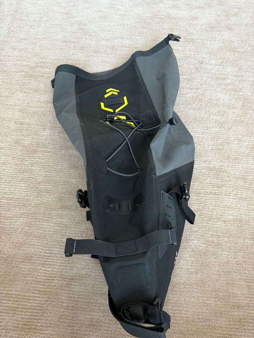 APIDURA バックカントリーサドルバッグ　10L 中古