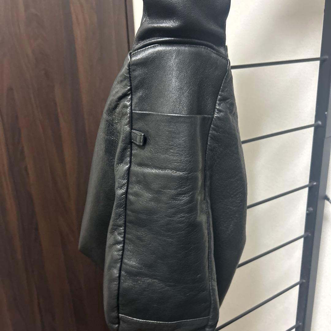 バッグ SHIRRING HANDLE LEATHER SHOULDER BAG