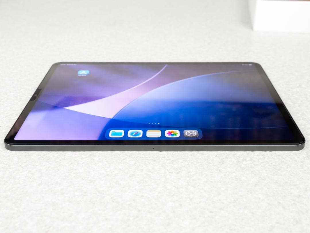 iPad Pro 12.9インチ M1 第5世代 256GB 箱 極美品 ESR