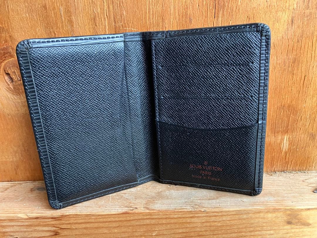 Louis Vuitton エピレザー 名刺入れ ブラック