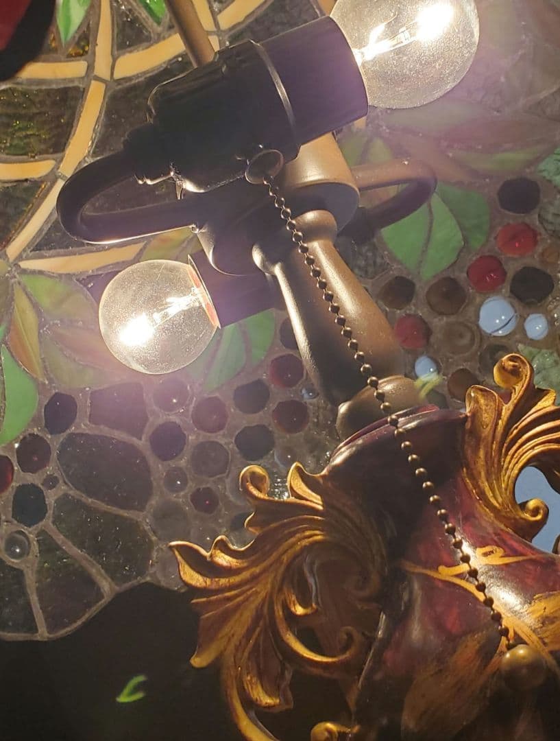 【期間限定出品＊】葡萄のステンドグラスランプ　　照明器具　アールヌーボー