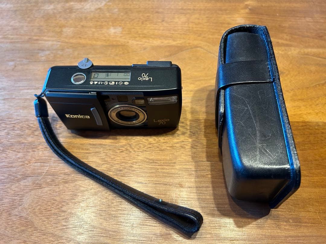 Konica Lexio 70 コンパクトカメラ　革製ケース付き