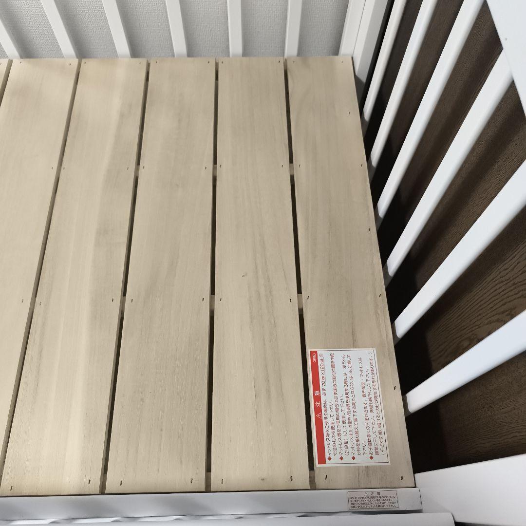 みぃです。カトージ ベビーベッド ハイポジション ハイシート ホワイト