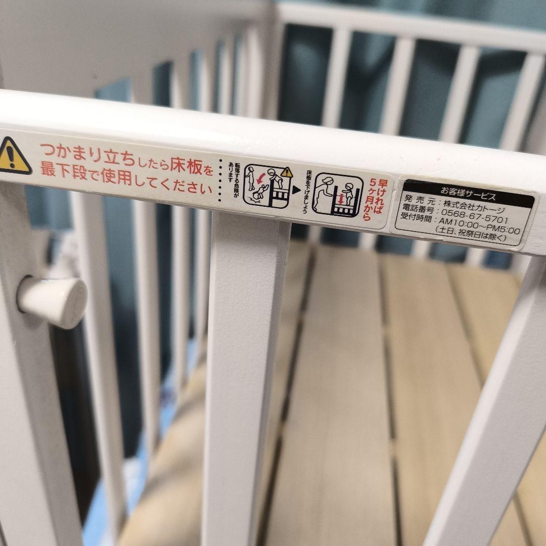 みぃです。カトージ ベビーベッド ハイポジション ハイシート ホワイト