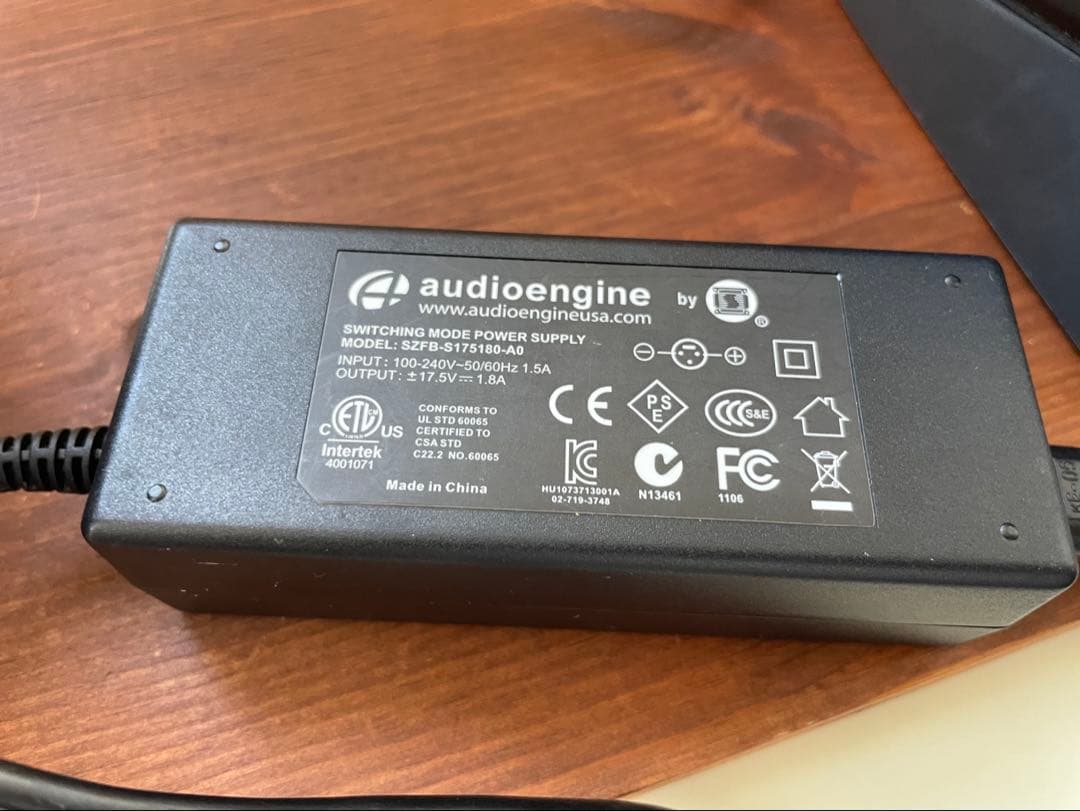 正規フジヤ購入Audioengine A2＋ワイヤレススピーカー別売台七千円）付