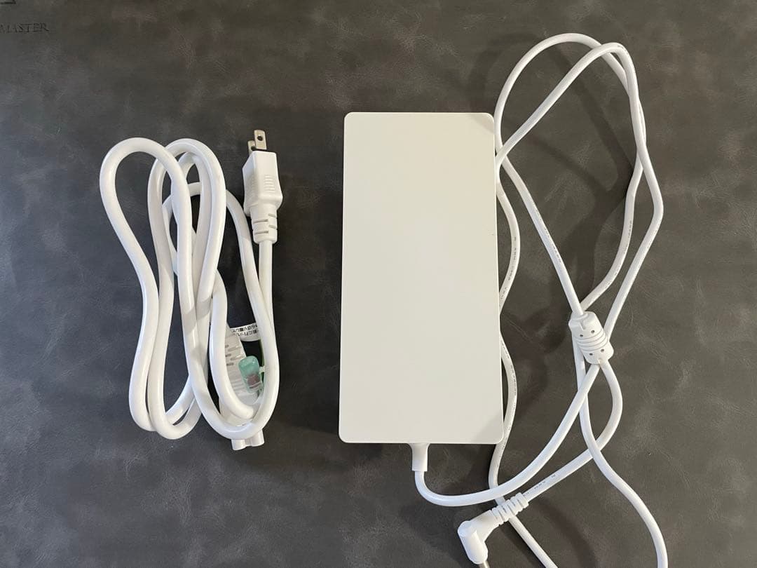 LG 4K 32UP550N-W TYPE-C 90w給電対応モデル　付属品完備