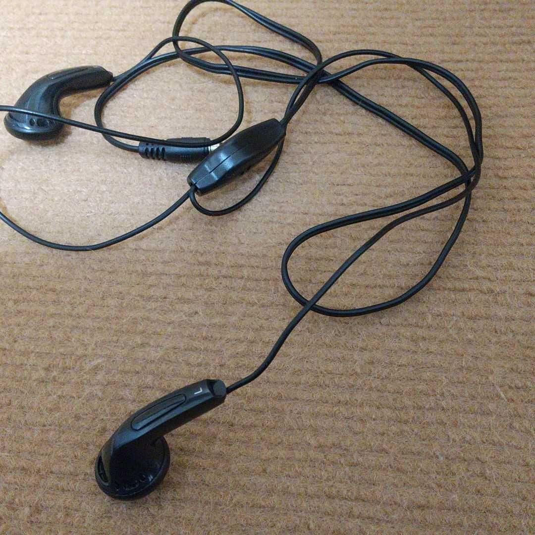 つぶれたイヤホン