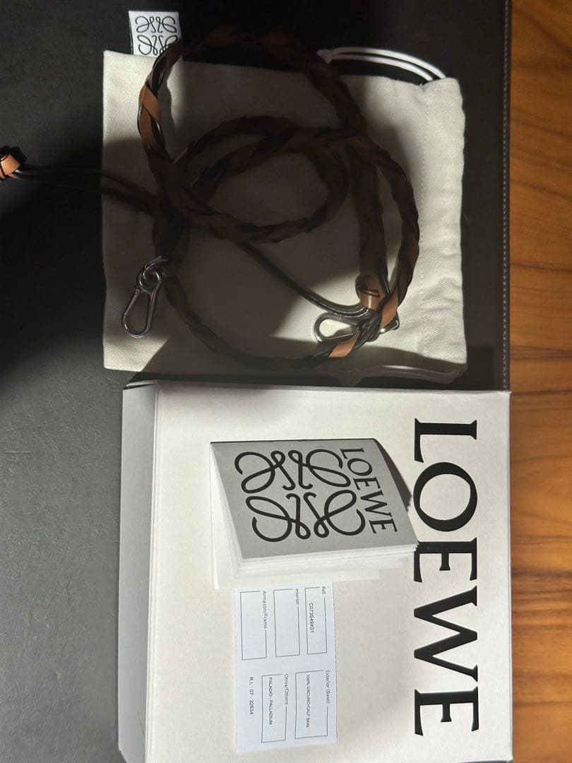 ロエベ　LOEWE シン ブレイデッド ショルダー ストラップ　編み込み　レザー