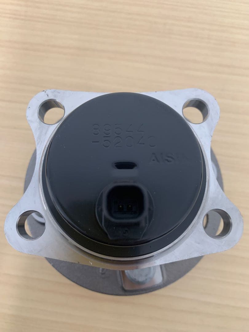 NCP131 ヴィッツRS用　リアハブASSY純正２個セット新品未使用