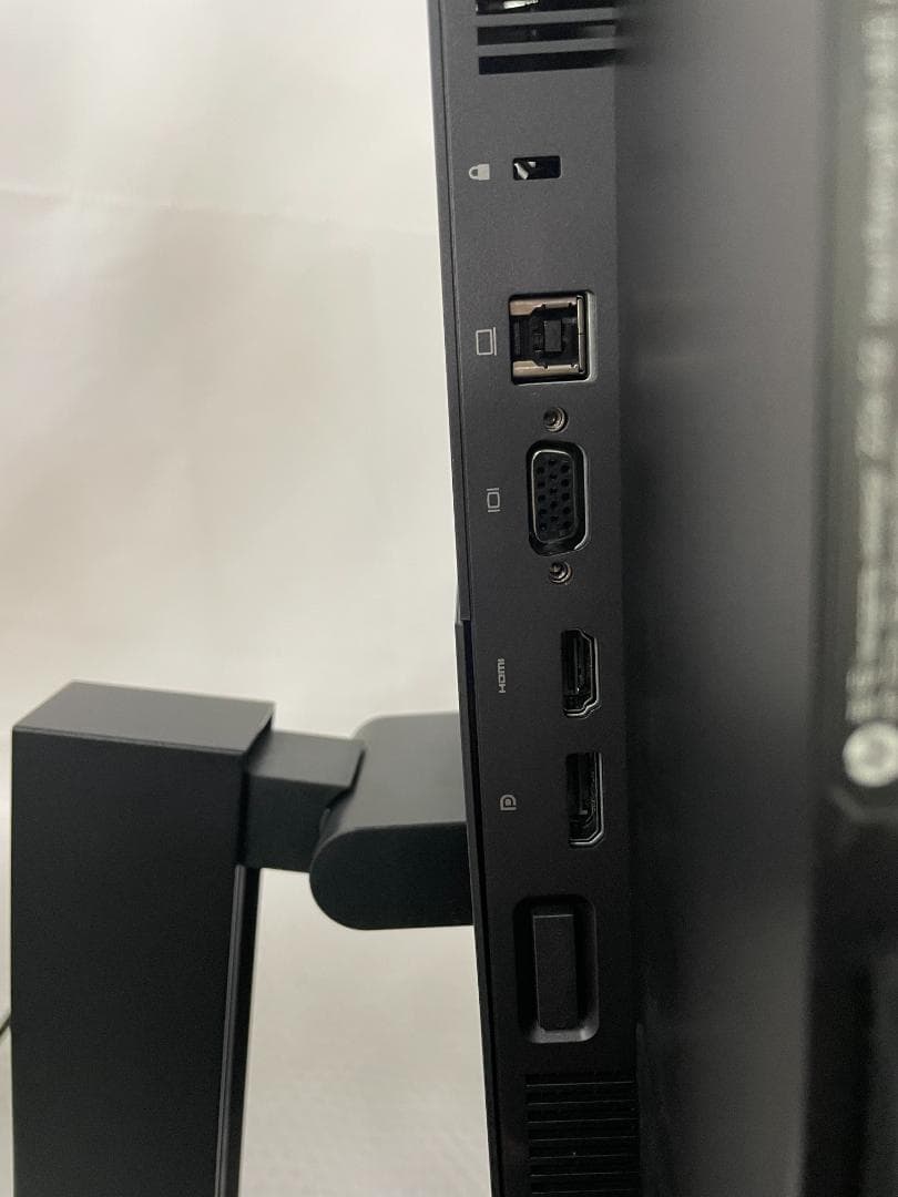 PCモニター HP Z23n G2 23インチモニター　高さ・角度調節