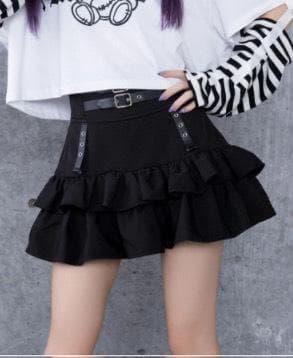 フリル付き黒ミニスカート